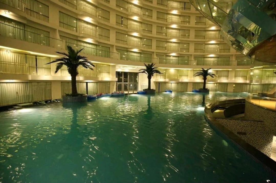 Homestays At Rajhans Belliza Near Airport Surat Exteriör bild