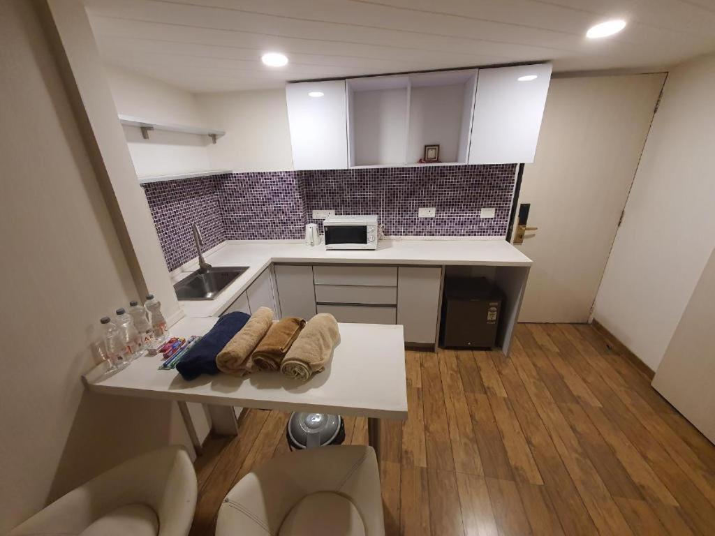 Homestays At Rajhans Belliza Near Airport Surat Exteriör bild