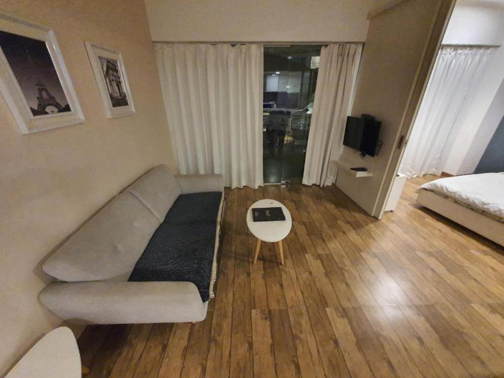 Homestays At Rajhans Belliza Near Airport Surat Exteriör bild